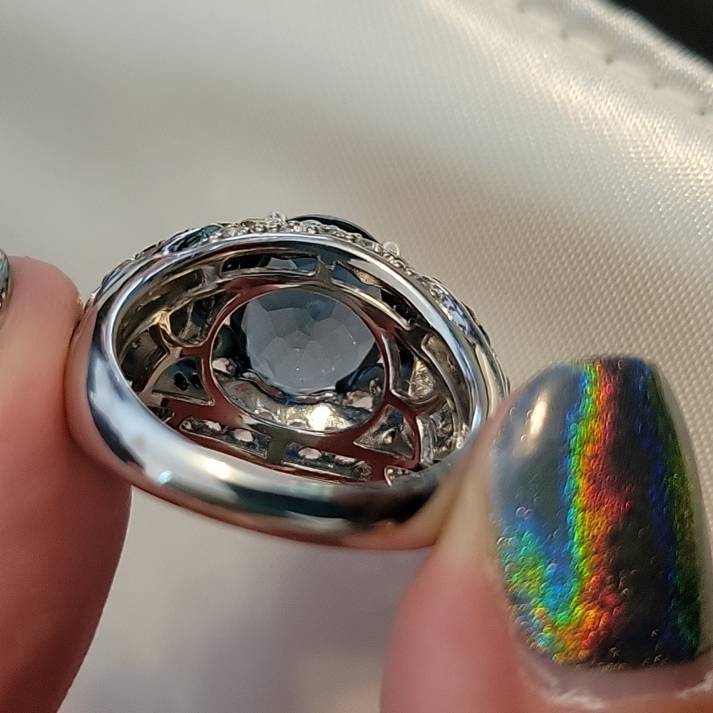 Victoria Wieck London, Blue topaz and Green Gemstone Ring - Picture 6 of 10